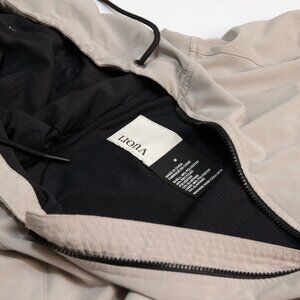 Vuori Elevate Kore Jacket – Men’s Medium – Toast